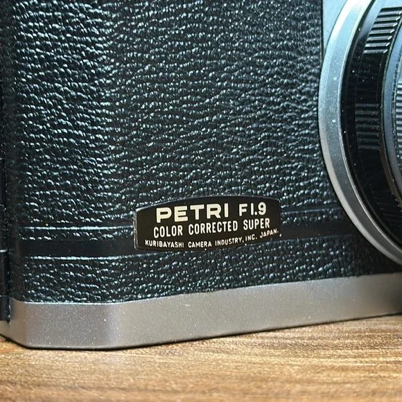 PETRI 1.9 Color Corrected Super Camera w/ Aux Lens Set & Original Case - Working - Picture 14 of 16